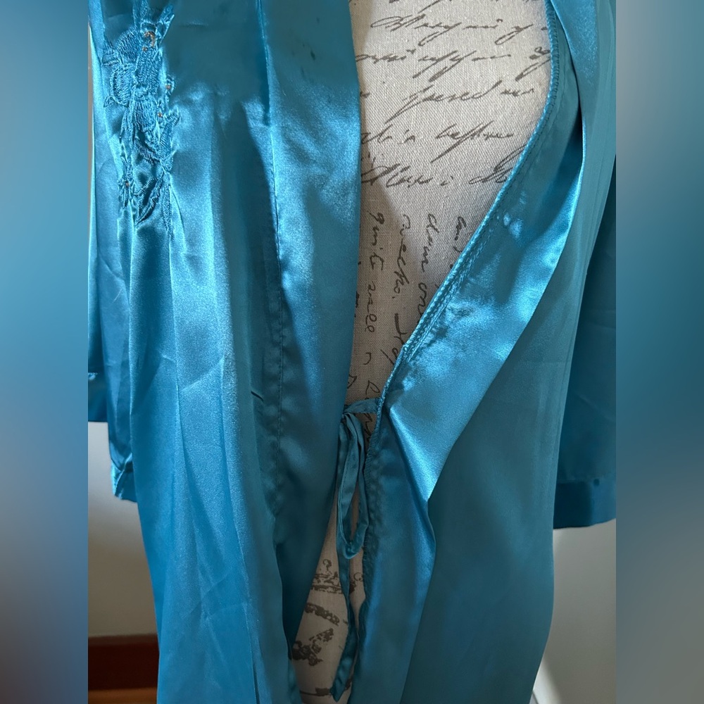 Jessica Brand Blue Robe - Picture 9 of 15